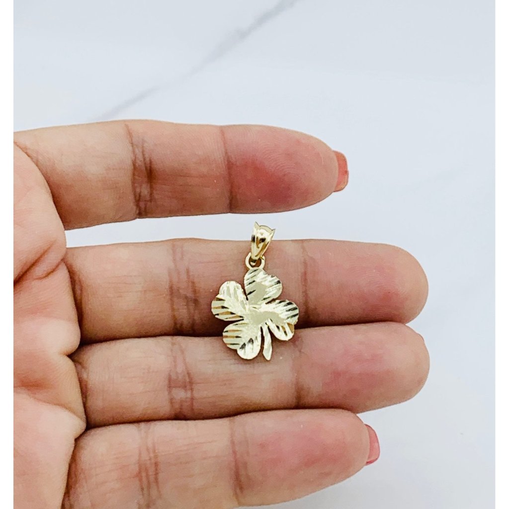 10k Gold Pendant Lucky Clover